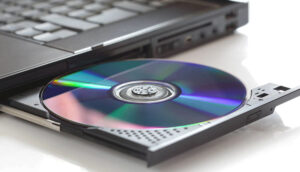 چرا لپ تاپ های جدید سی دی درایو ندارند؟
